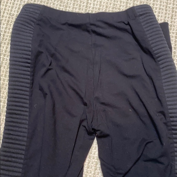 Black leggings - Picture 2 of 2